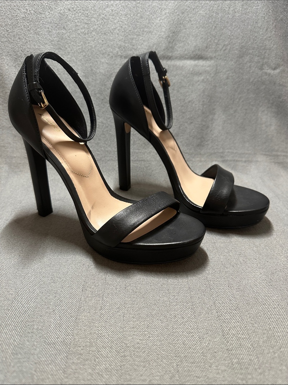 Aldo Black platform heels sz 7.5